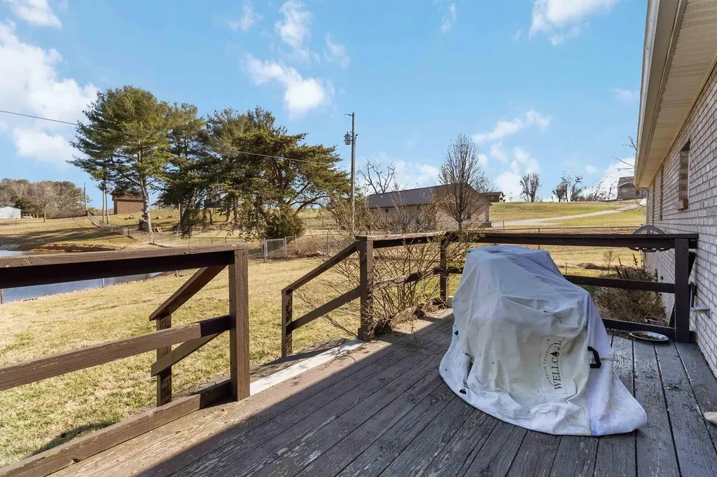 3938 North Highway 1247 Somerset KY 42503