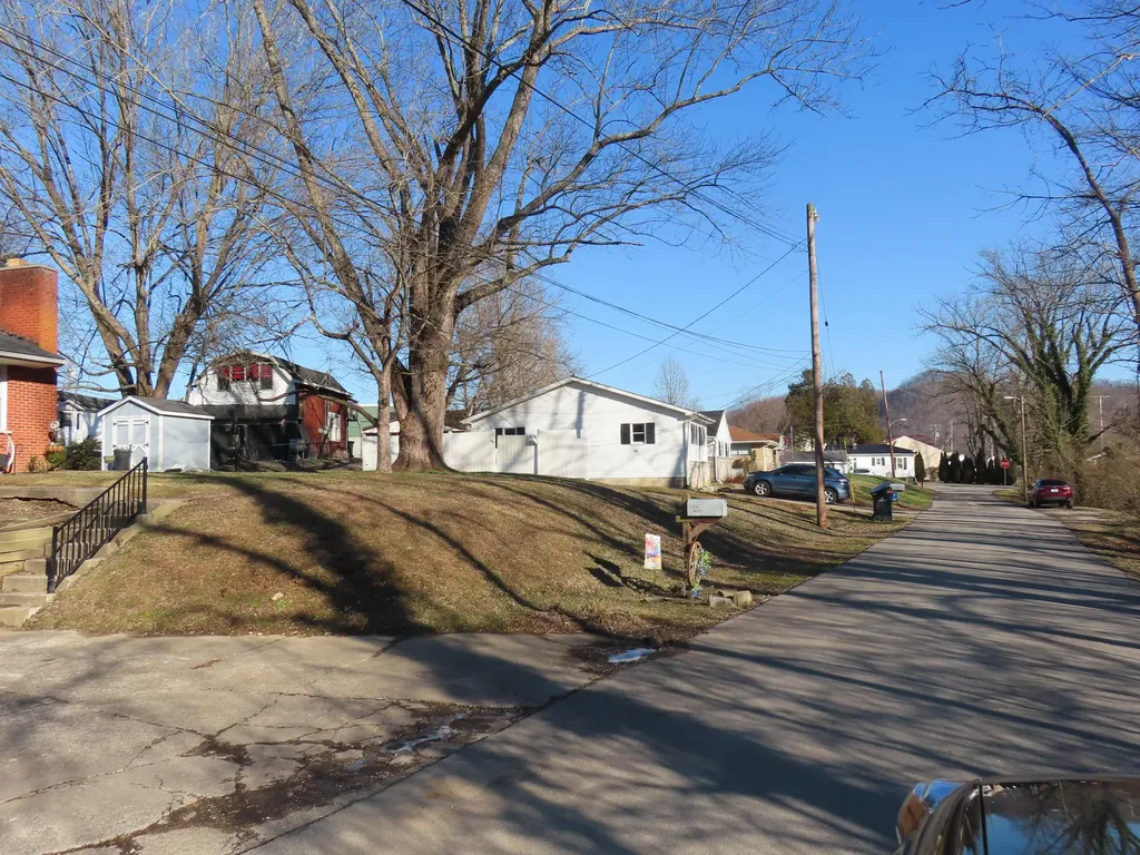 408 S Willow Drive Morehead KY 40351