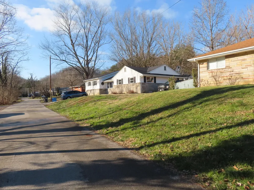 408 S Willow Drive Morehead KY 40351