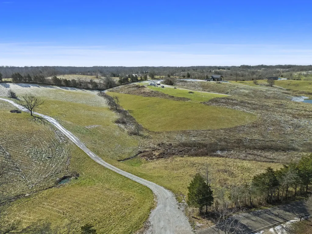 2011 Mill Creek Pike Lawrenceburg KY 40342