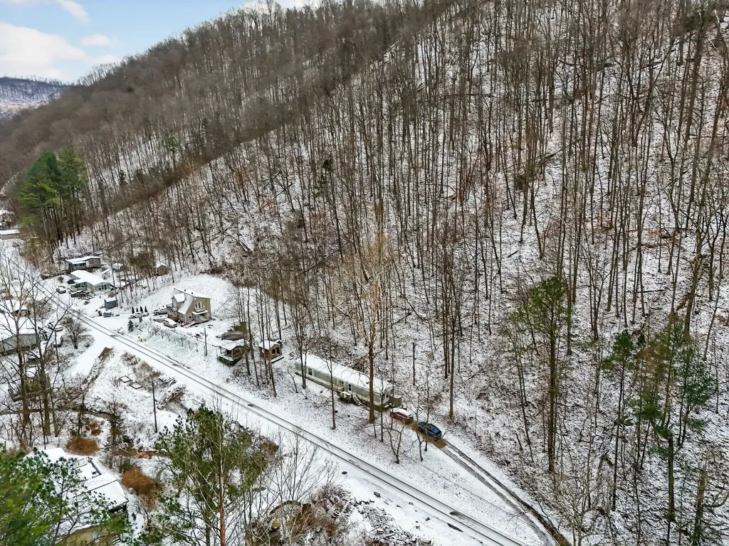 428 Kelly Fork Road Hazard KY 41701
