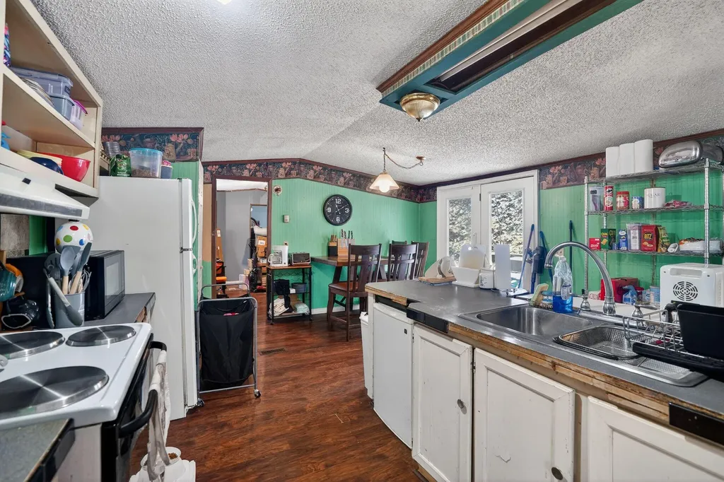 428 Kelly Fork Road Hazard KY 41701