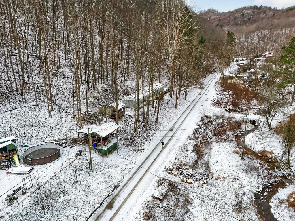 428 Kelly Fork Road Hazard KY 41701