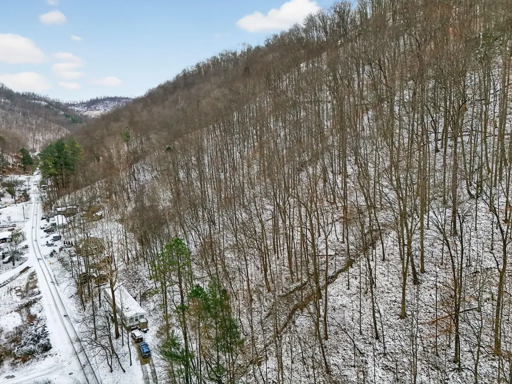 428 Kelly Fork Road Hazard KY 41701