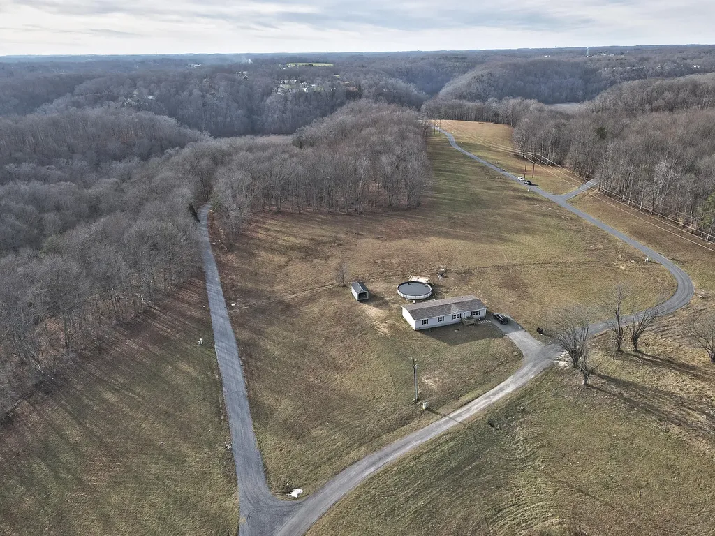 56 Dockery Road Russell Springs KY 42642