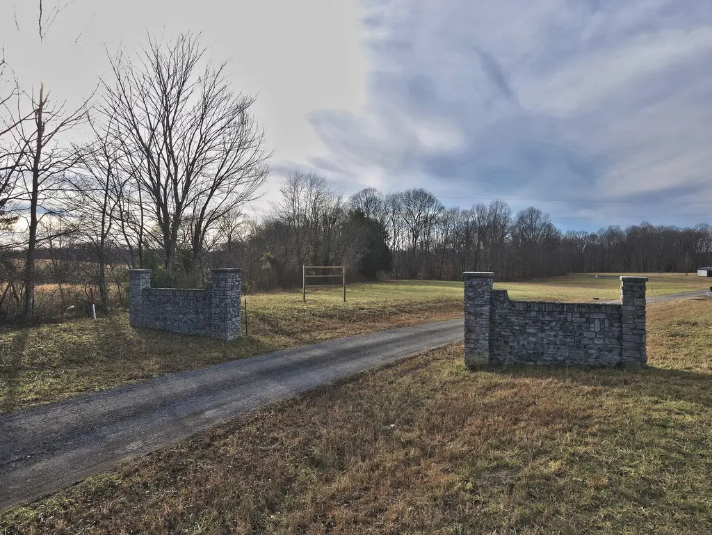 54 Dockery Road Russell Springs KY 42642