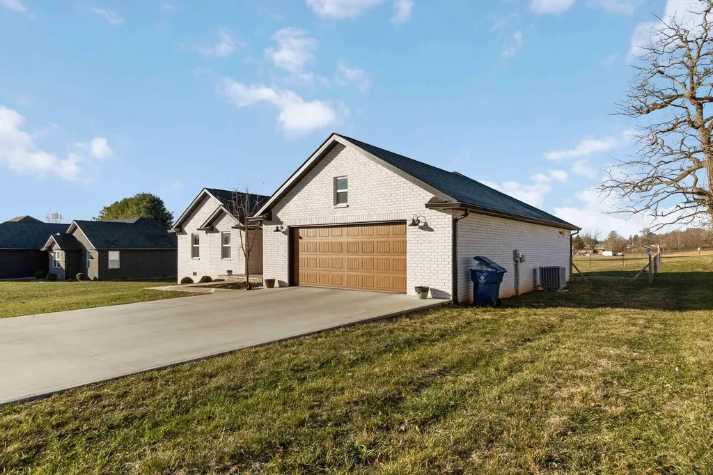 179 Clear Lake Drive Somerset KY 42503