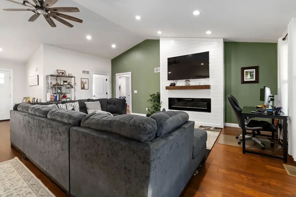 179 Clear Lake Drive Somerset KY 42503