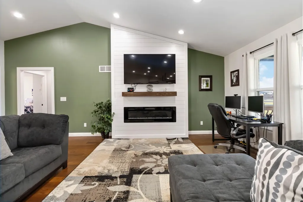 179 Clear Lake Drive Somerset KY 42503