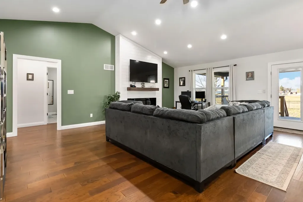 179 Clear Lake Drive Somerset KY 42503