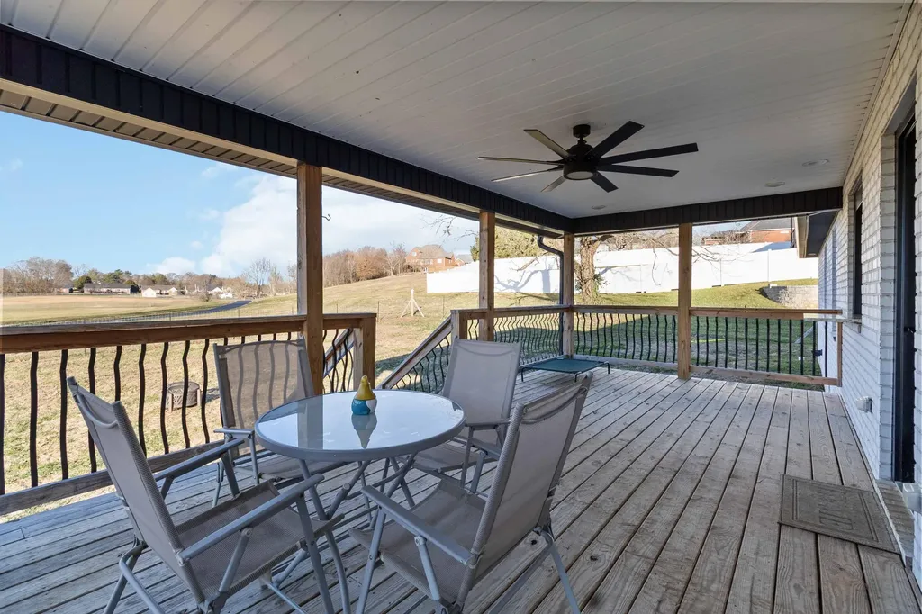 179 Clear Lake Drive Somerset KY 42503