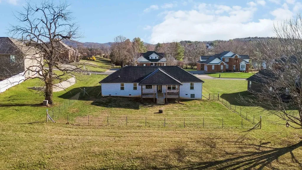 179 Clear Lake Drive Somerset KY 42503
