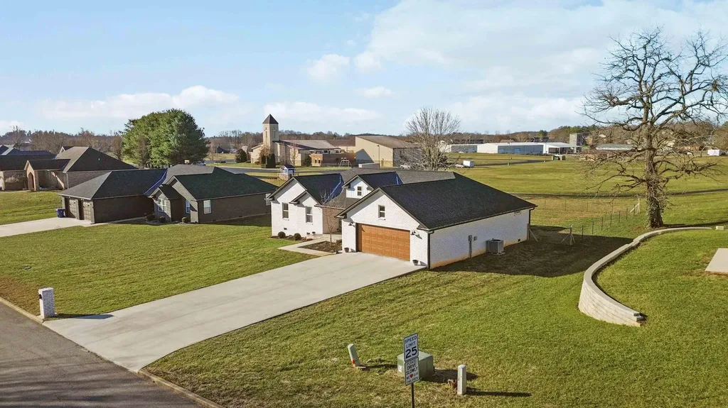 179 Clear Lake Drive Somerset KY 42503