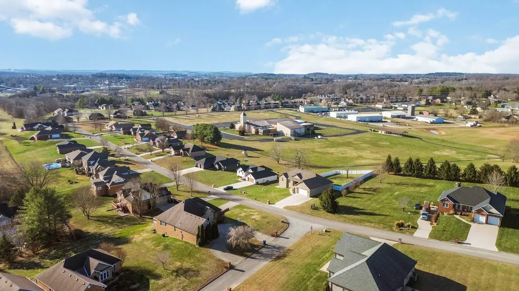 179 Clear Lake Drive Somerset KY 42503