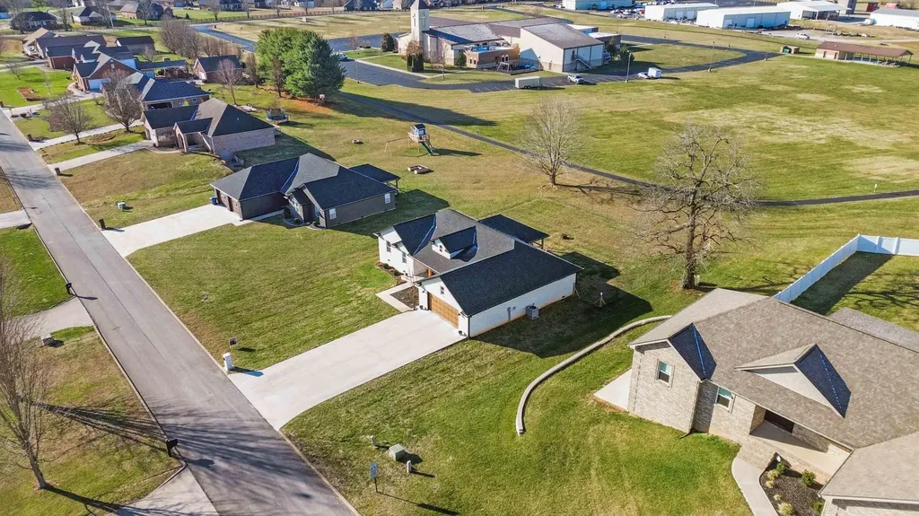 179 Clear Lake Drive Somerset KY 42503