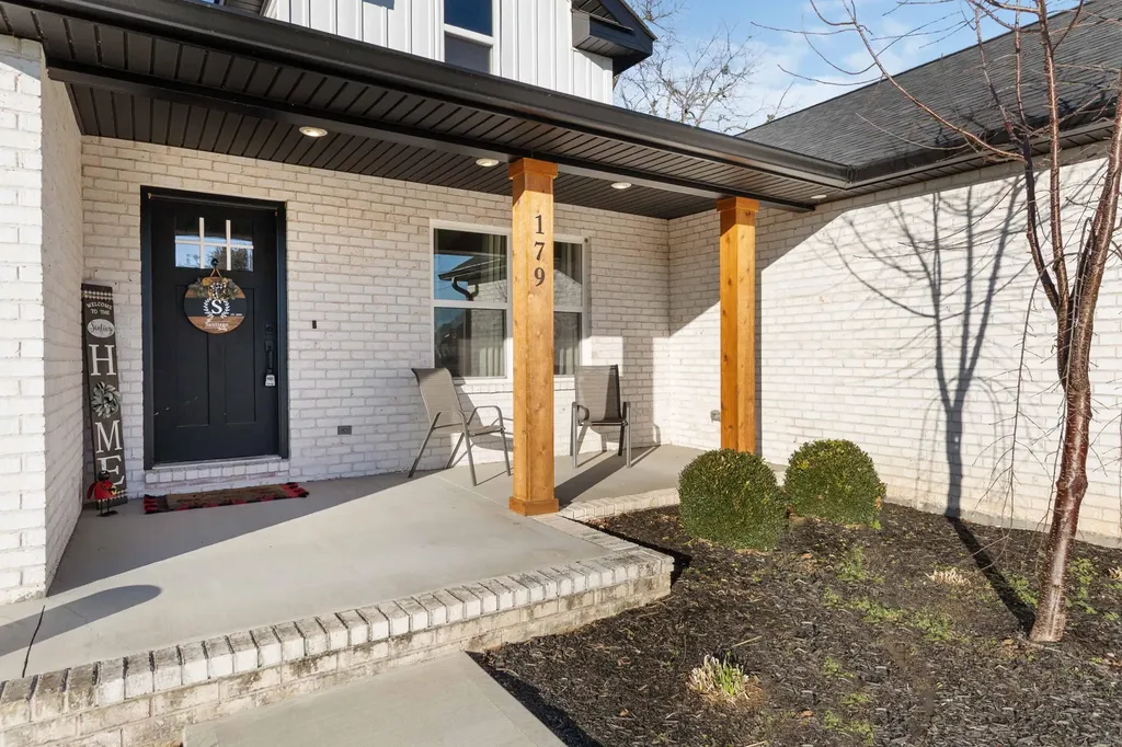 179 Clear Lake Drive Somerset KY 42503