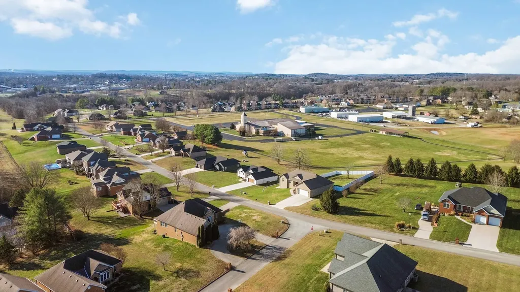 179 Clear Lake Drive Somerset KY 42503