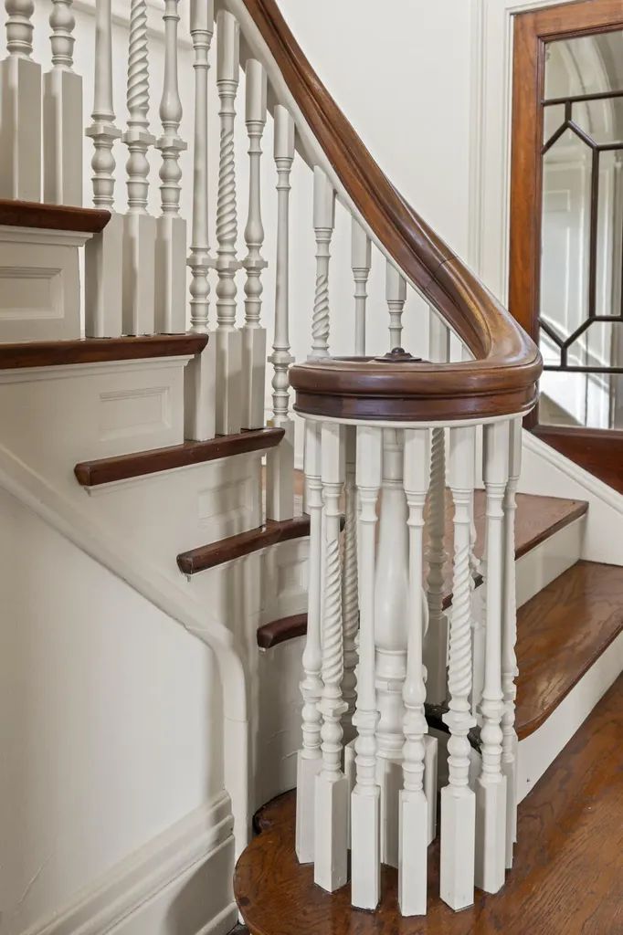 160 Elm Street Versailles KY 40383