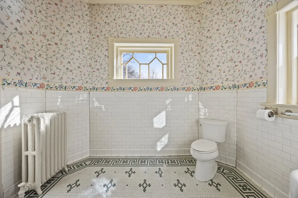 160 Elm Street Versailles KY 40383