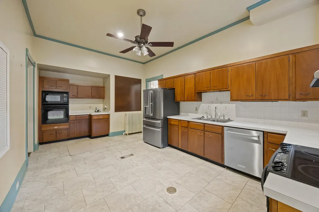 160 Elm Street Versailles KY 40383