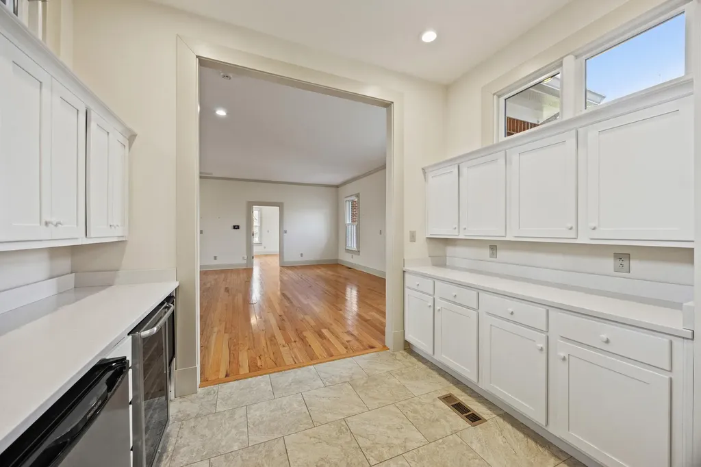 160 Elm Street Versailles KY 40383