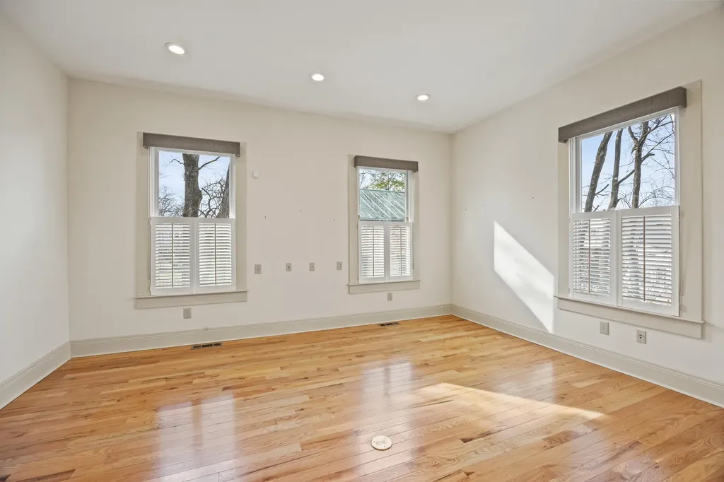 160 Elm Street Versailles KY 40383