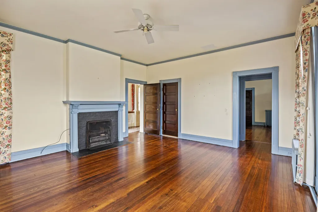 160 Elm Street Versailles KY 40383