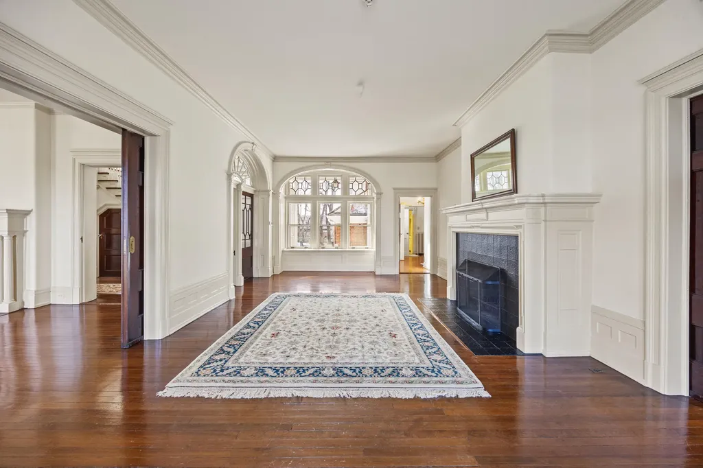160 Elm Street Versailles KY 40383