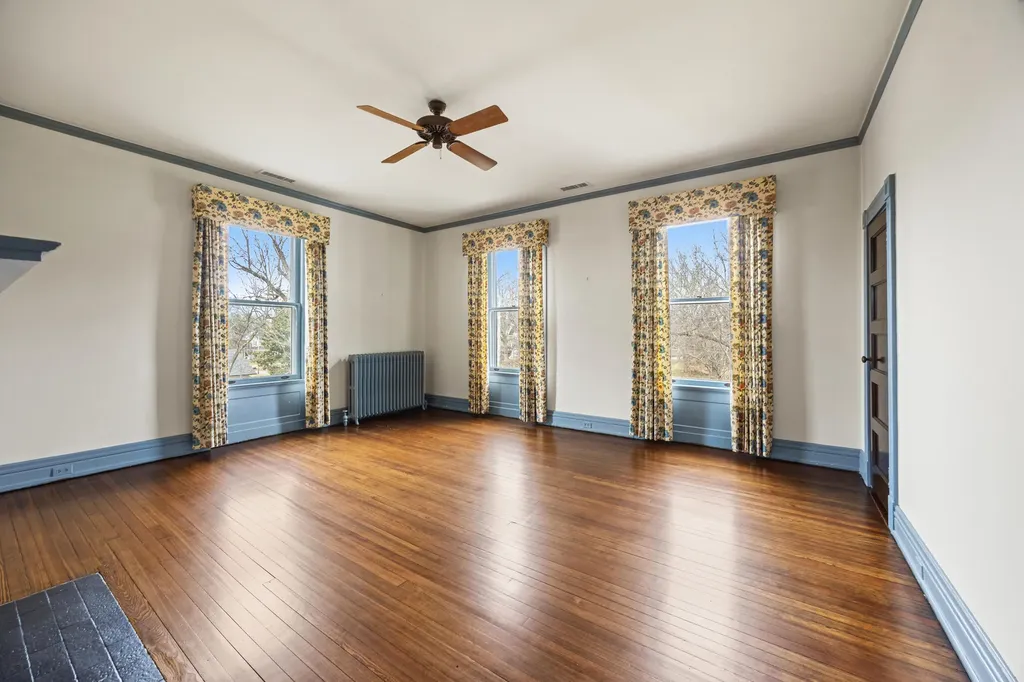 160 Elm Street Versailles KY 40383