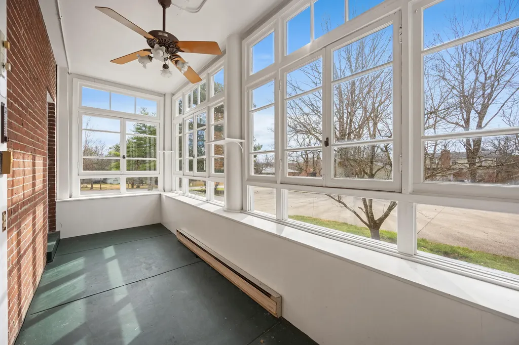 160 Elm Street Versailles KY 40383