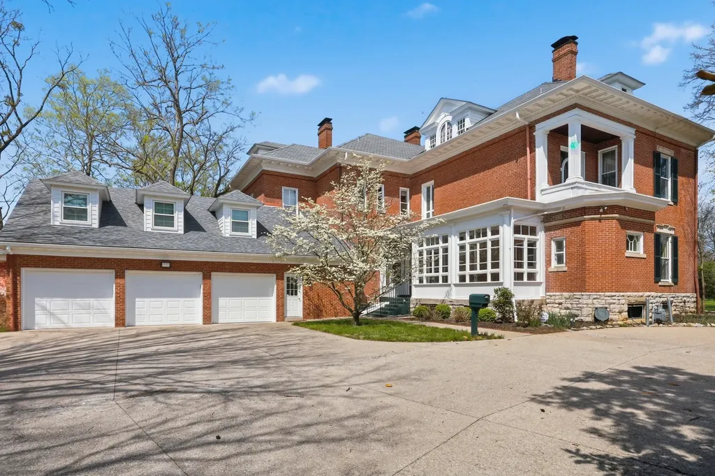 160 Elm Street Versailles KY 40383