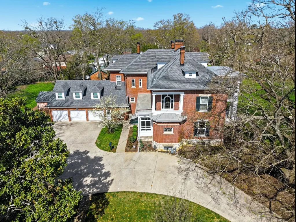 160 Elm Street Versailles KY 40383