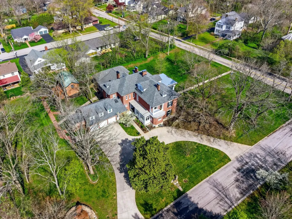 160 Elm Street Versailles KY 40383