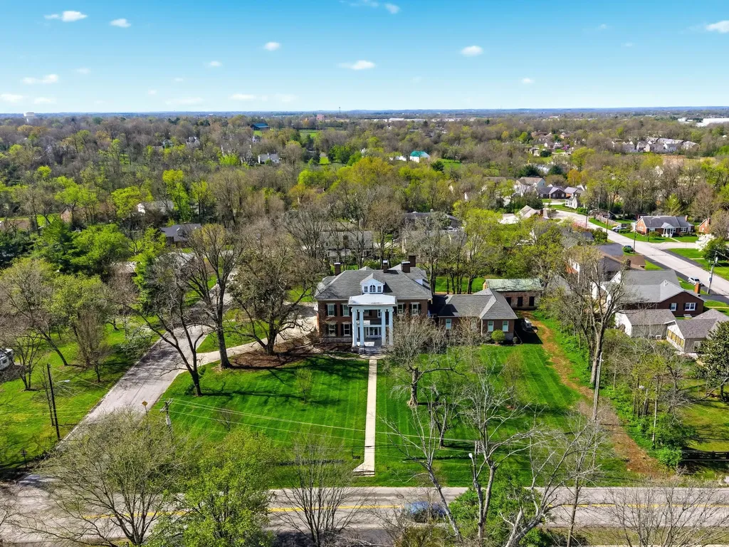160 Elm Street Versailles KY 40383