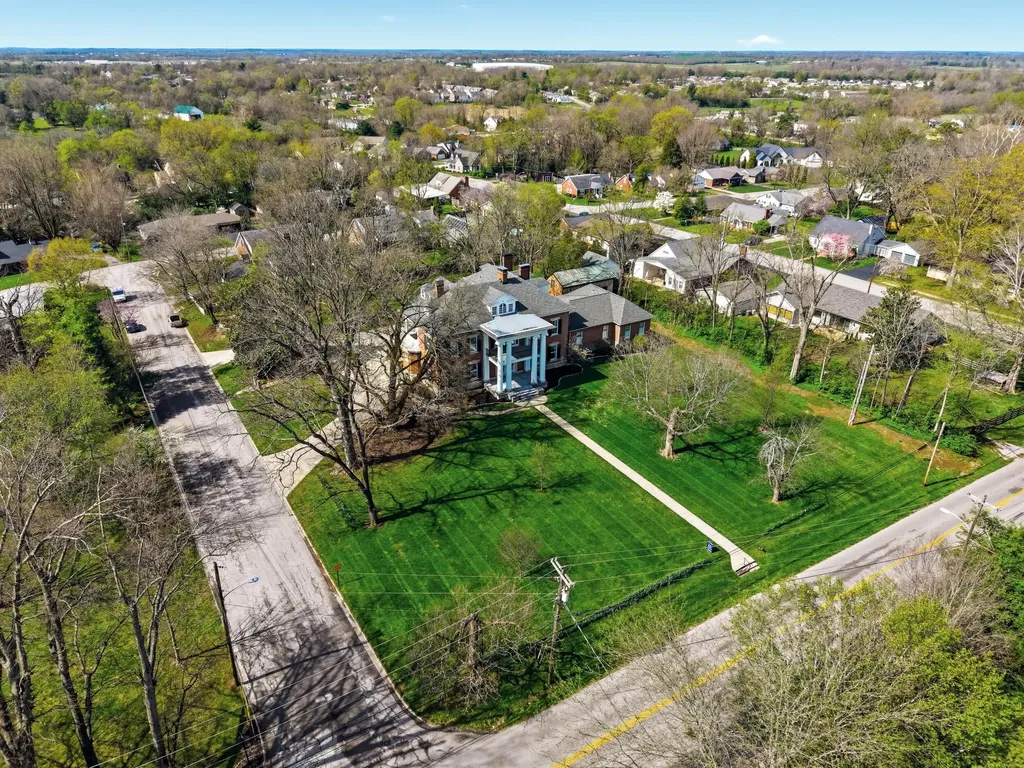 160 Elm Street Versailles KY 40383