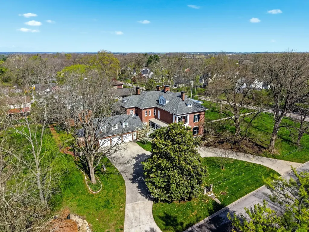 160 Elm Street Versailles KY 40383