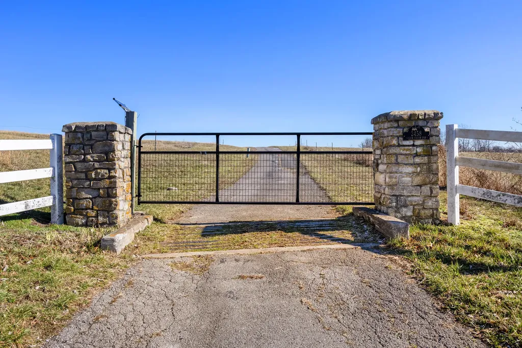 2458 High Bridge Road Lancaster KY 40444