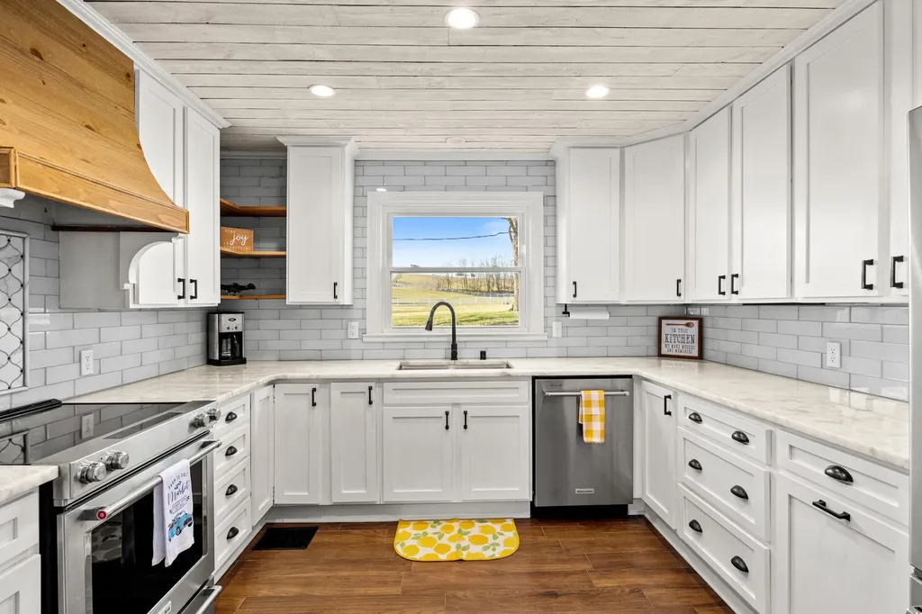 2458 High Bridge Road Lancaster KY 40444