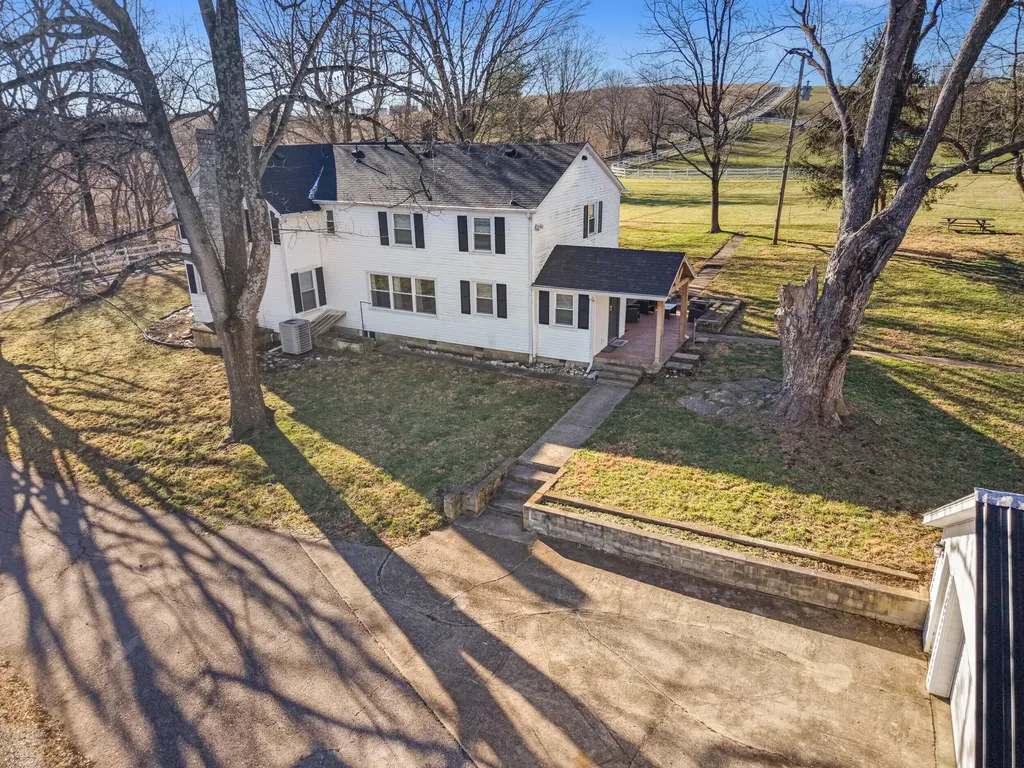 2458 High Bridge Road Lancaster KY 40444