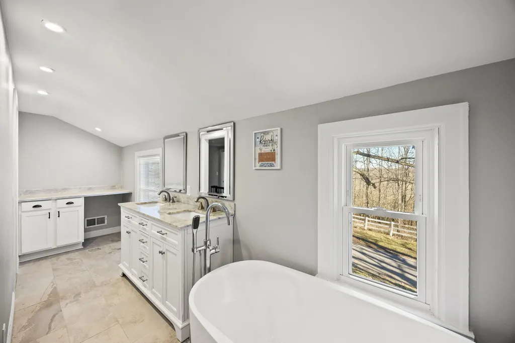 2458 High Bridge Road Lancaster KY 40444