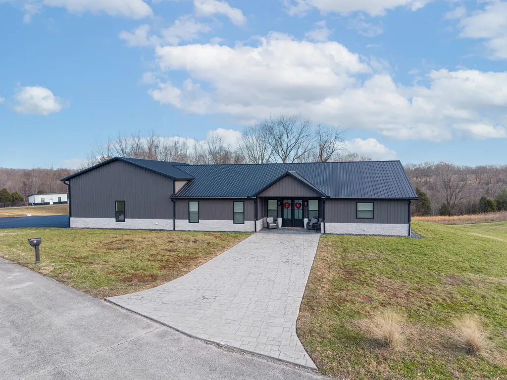21 Hobart Lane Nancy KY 42544