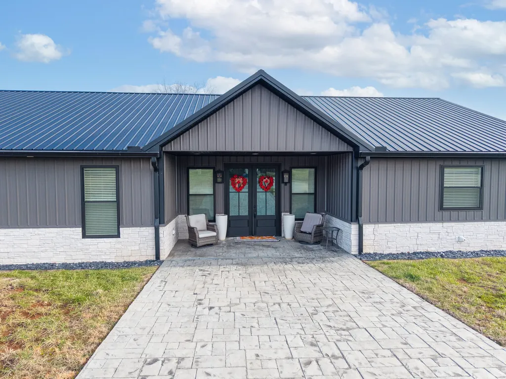 21 Hobart Lane Nancy KY 42544