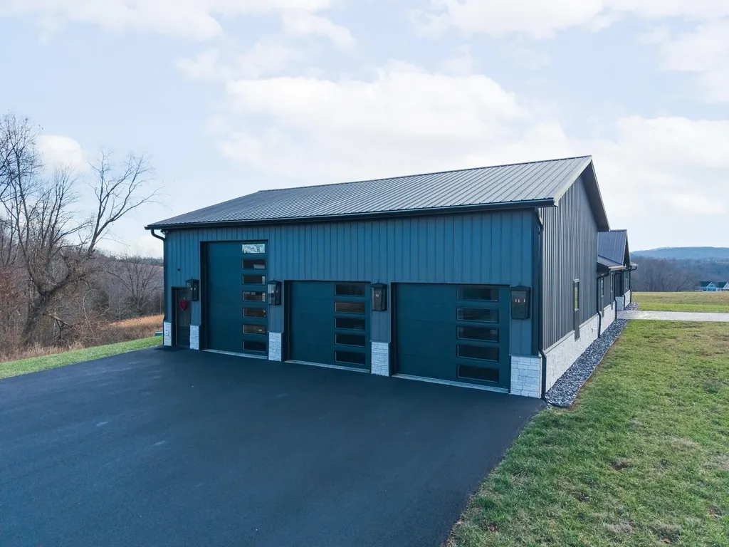 21 Hobart Lane Nancy KY 42544