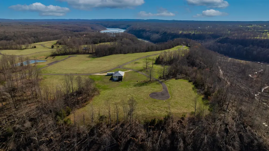 162 Douglas Road Russell Springs KY 42642