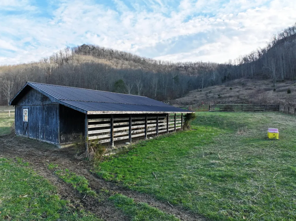 9999 Red Lick Irvine KY 40336