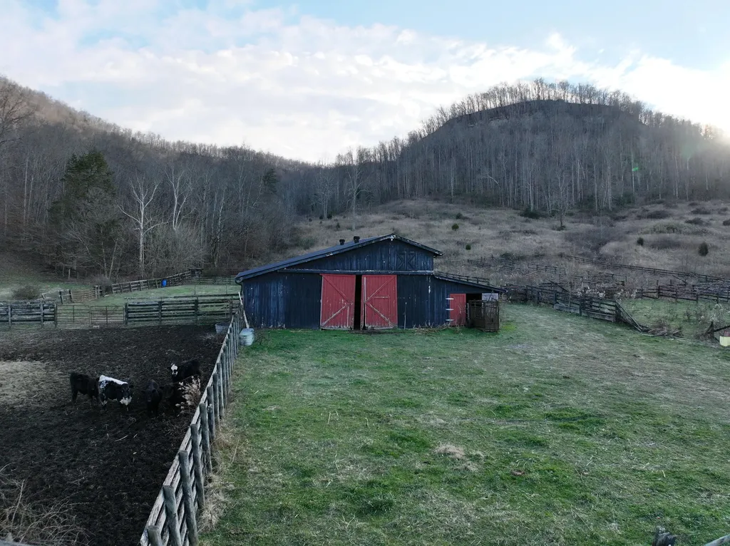 9999 Red Lick Irvine KY 40336