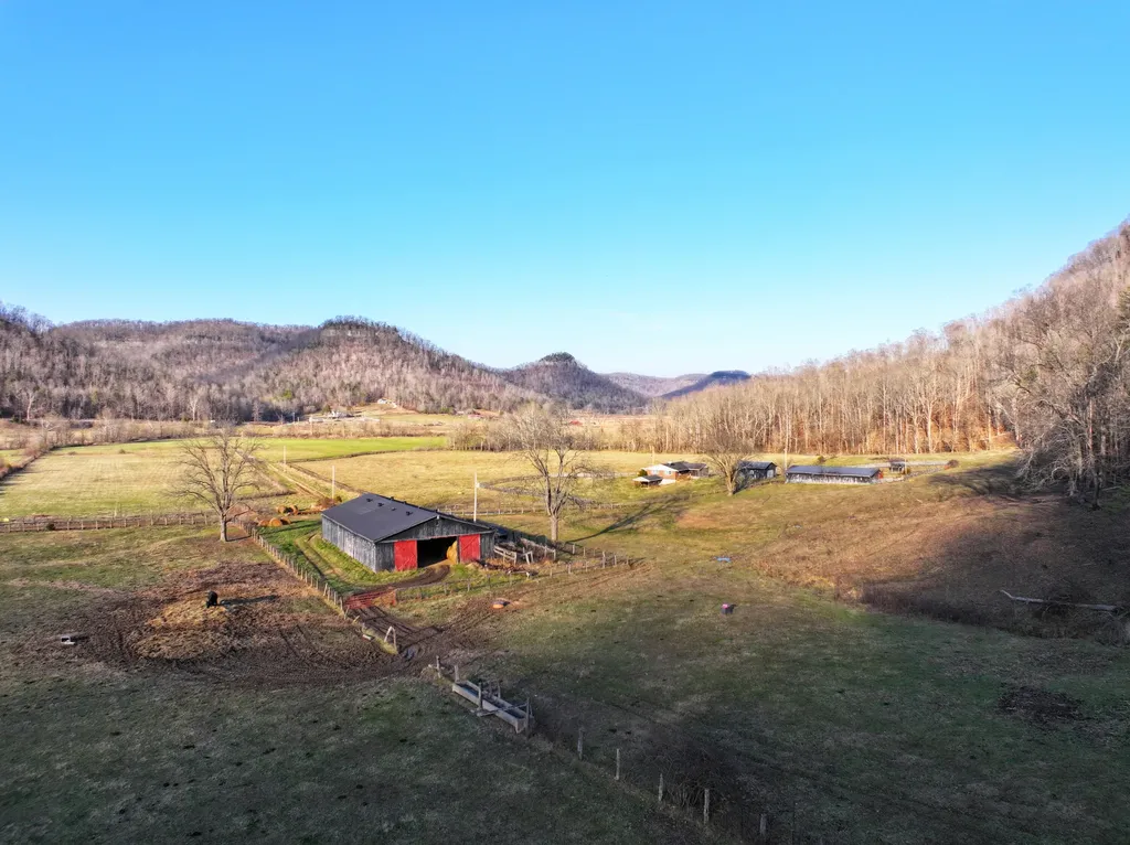 9999 Red Lick Irvine KY 40336