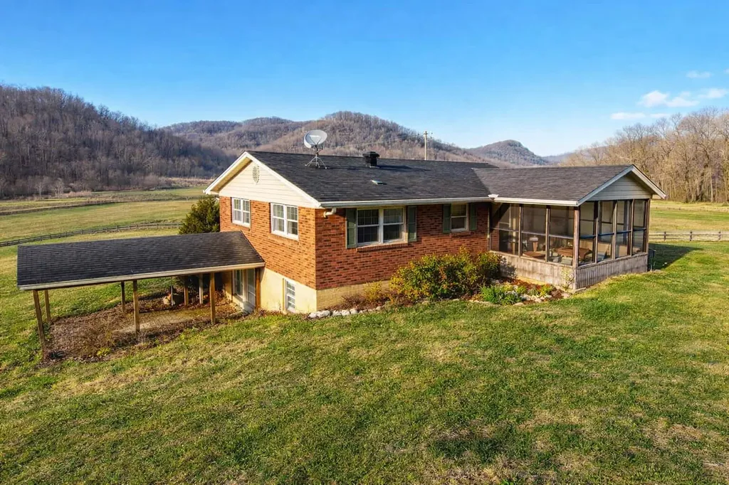9999 Red Lick Irvine KY 40336