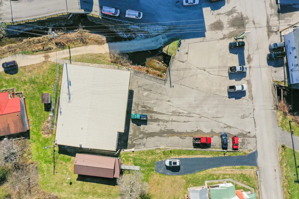 212 1st Street Mckee KY 40447