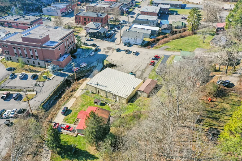 212 1st Street Mckee KY 40447